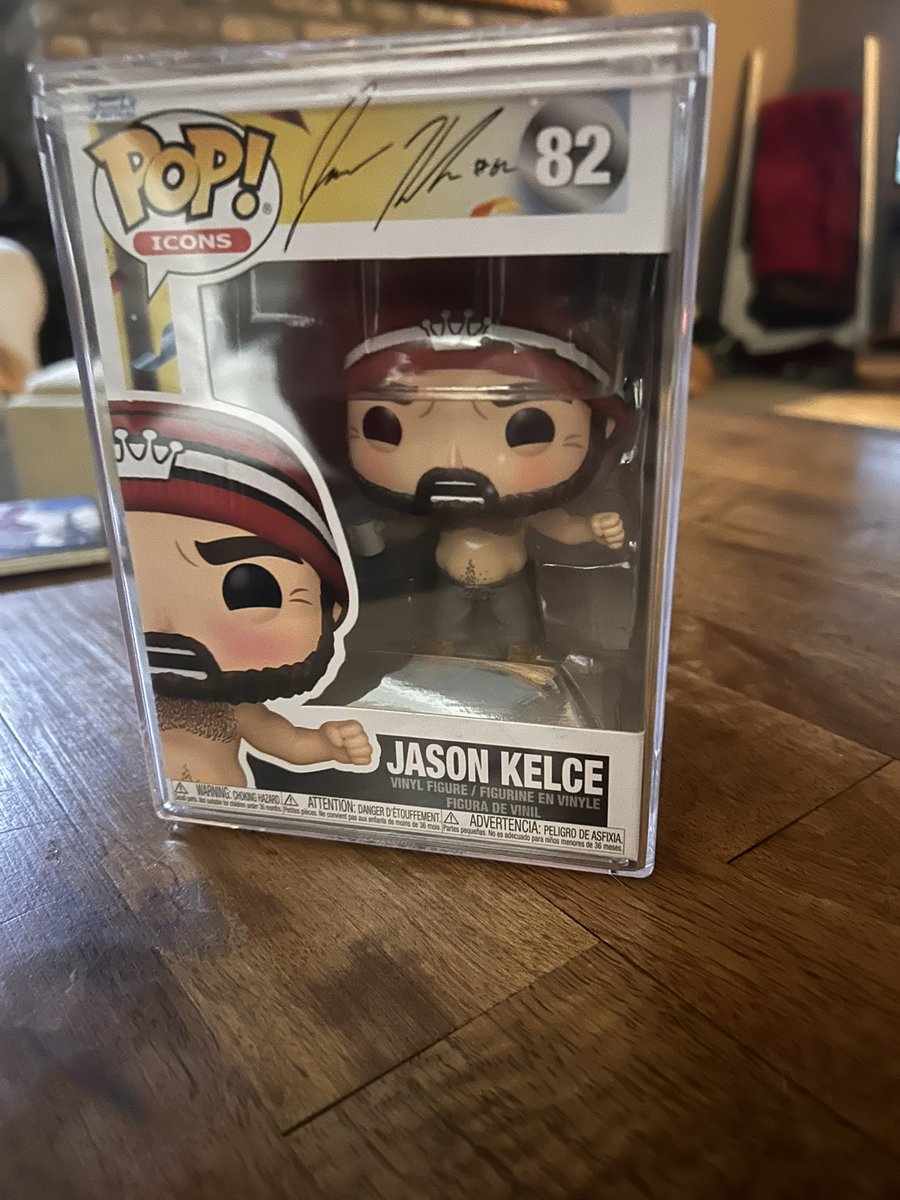 A man protects his family. And for the frat bro who got his phone smashed, be grateful it wasn’t ya face. Also, anyone who votes for <a href="/tedcruz/">Ted Cruz</a> do not like this post. Ya boy is a wannabe and let trump insult his family. Be a man. Vote <a href="/KamalaHarris/">Kamala Harris</a>