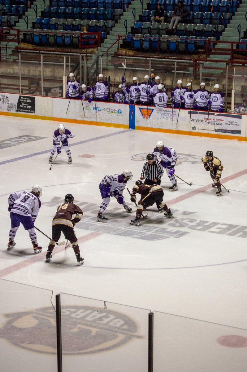 WC_Wolves's tweet photo. An incredible experience for the Wolves playing in the historic Hersheypark Arena last night. 🐺🏟️
📰 https://t.co/AFACodrggm
#WestChesterWolves #USPHLPremier @USPHL https://t.co/ypWJzr9R3n