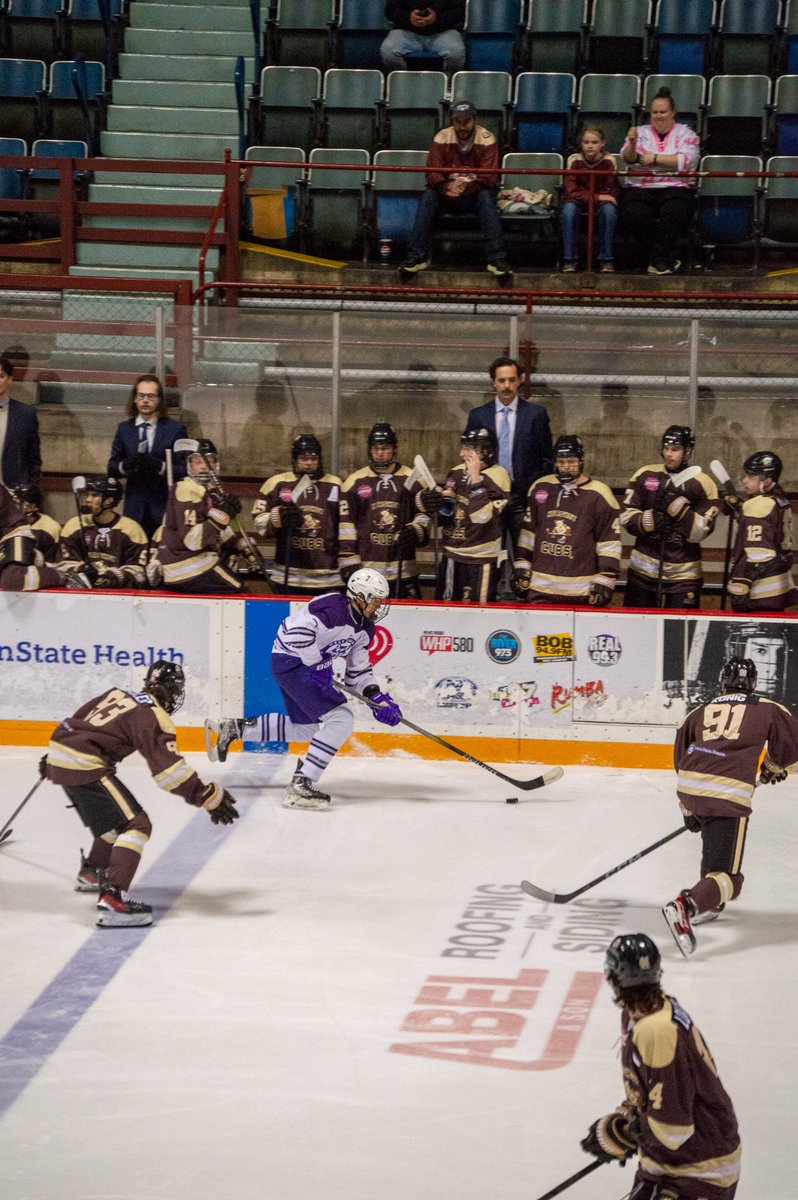 WC_Wolves's tweet photo. An incredible experience for the Wolves playing in the historic Hersheypark Arena last night. 🐺🏟️
📰 https://t.co/AFACodrggm
#WestChesterWolves #USPHLPremier @USPHL https://t.co/ypWJzr9R3n
