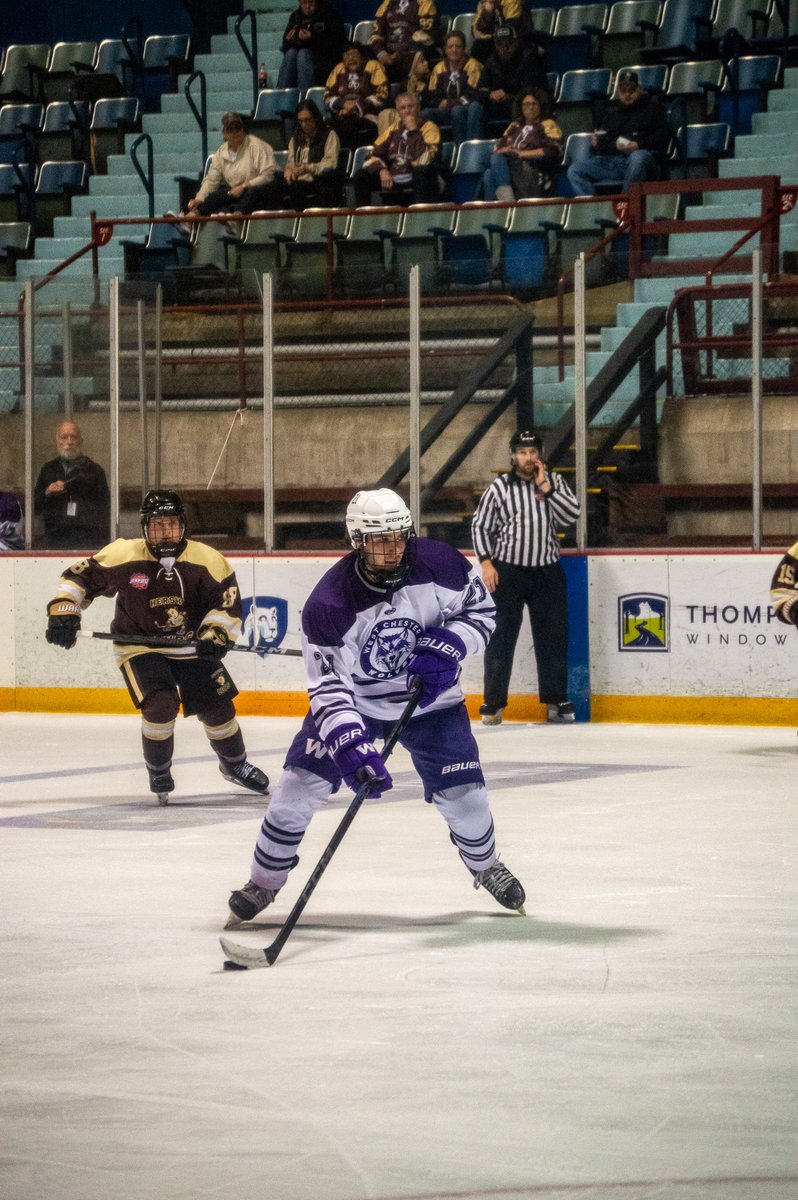 WC_Wolves's tweet photo. An incredible experience for the Wolves playing in the historic Hersheypark Arena last night. 🐺🏟️
📰 https://t.co/AFACodrggm
#WestChesterWolves #USPHLPremier @USPHL https://t.co/ypWJzr9R3n