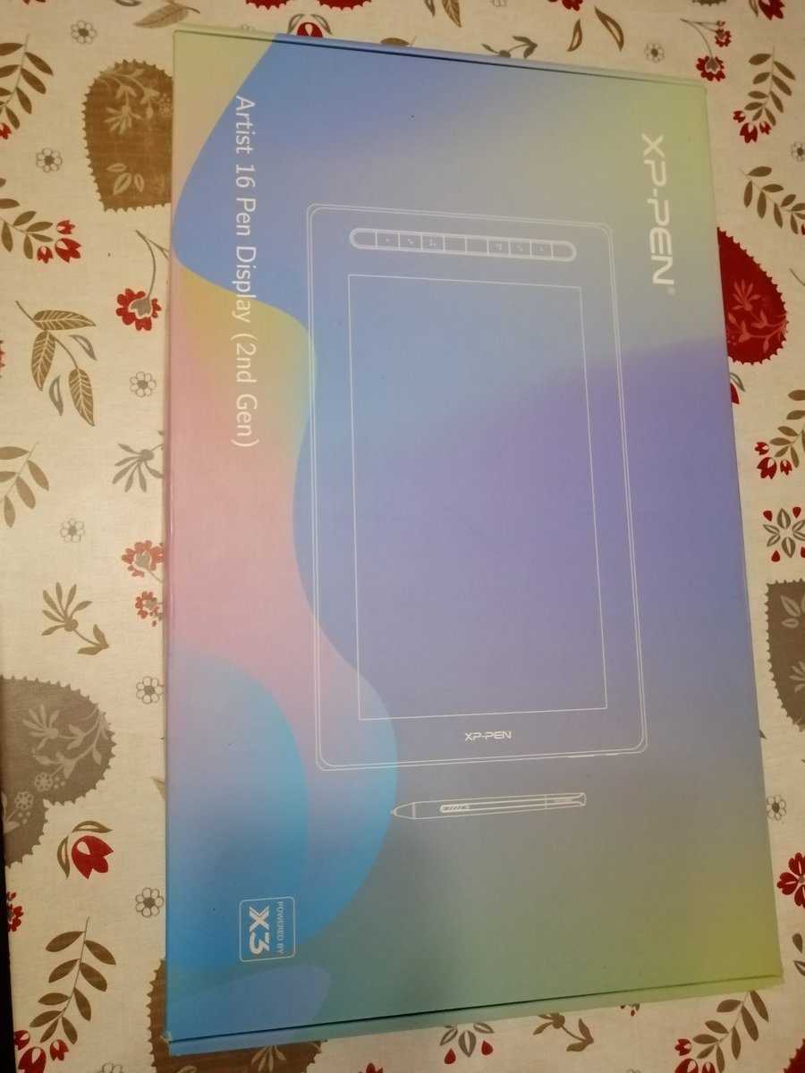 TomGraphiste tweet media