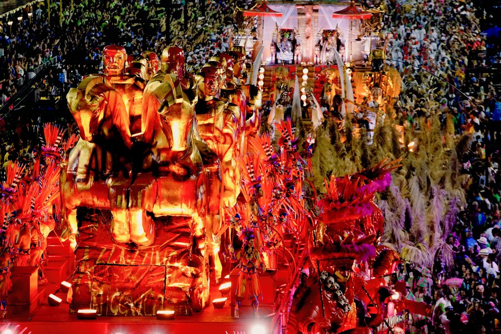 leandrovieirarj's tweet photo. Esse (PRA MIM) é o carnaval mais importante e bonito que fizemos juntos. Na Avenida; na  quarta-feira de cinzas; nos sambas das esquinas; nas salas de aula; nos Museus e no Enem, ela e eu sabemos que vencemos. Vencemos muito! 

Salve ela. A sua gente e o seu carnaval! 🩷💚 https://t.co/YyOWglQvLy