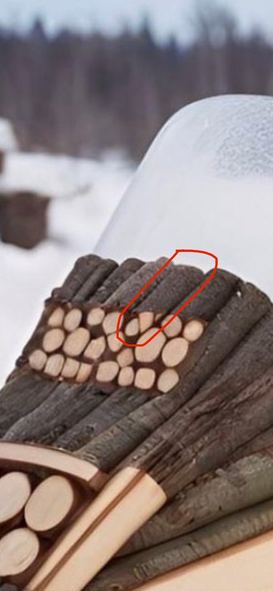 pimthe1st's tweet photo. @bobopopo67 @Nain_Portekoi Le gamin n’a pas de pieds, son pantalon et le siège ne forme qu’une seule et même pièce, la neige bien tassée dans la chenille comme si elle était fonctionnelle, la très légère lévitation de l’ensemble et certain rondins pas du tout réaliste, etc… https://t.co/ybyWiG7ejy
