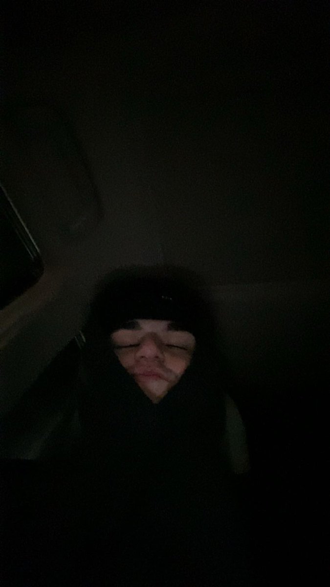 zee 🦇 tweet media