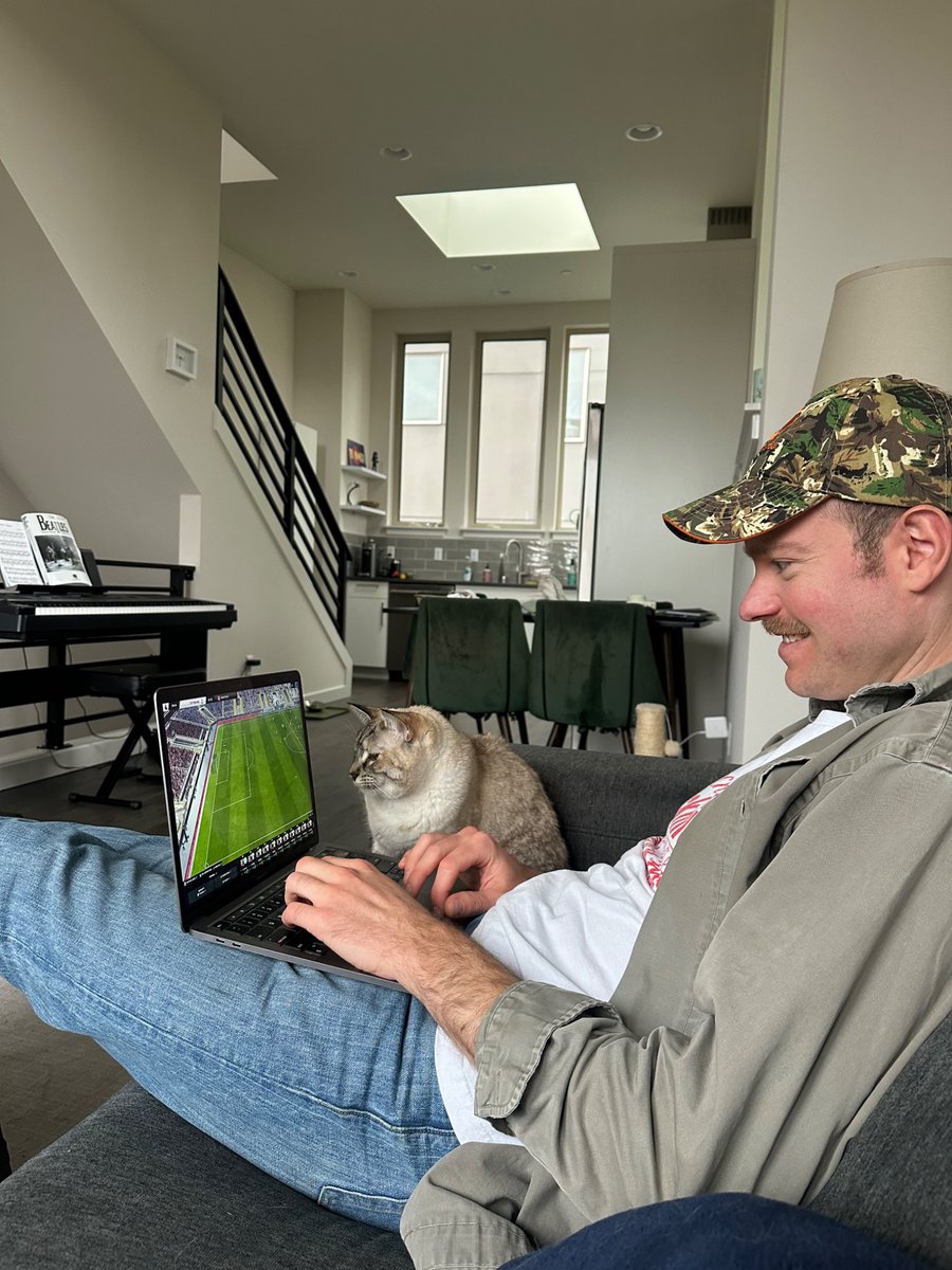 Roysenotes's tweet image. He’s teaching my daughter the rules of the beautiful game