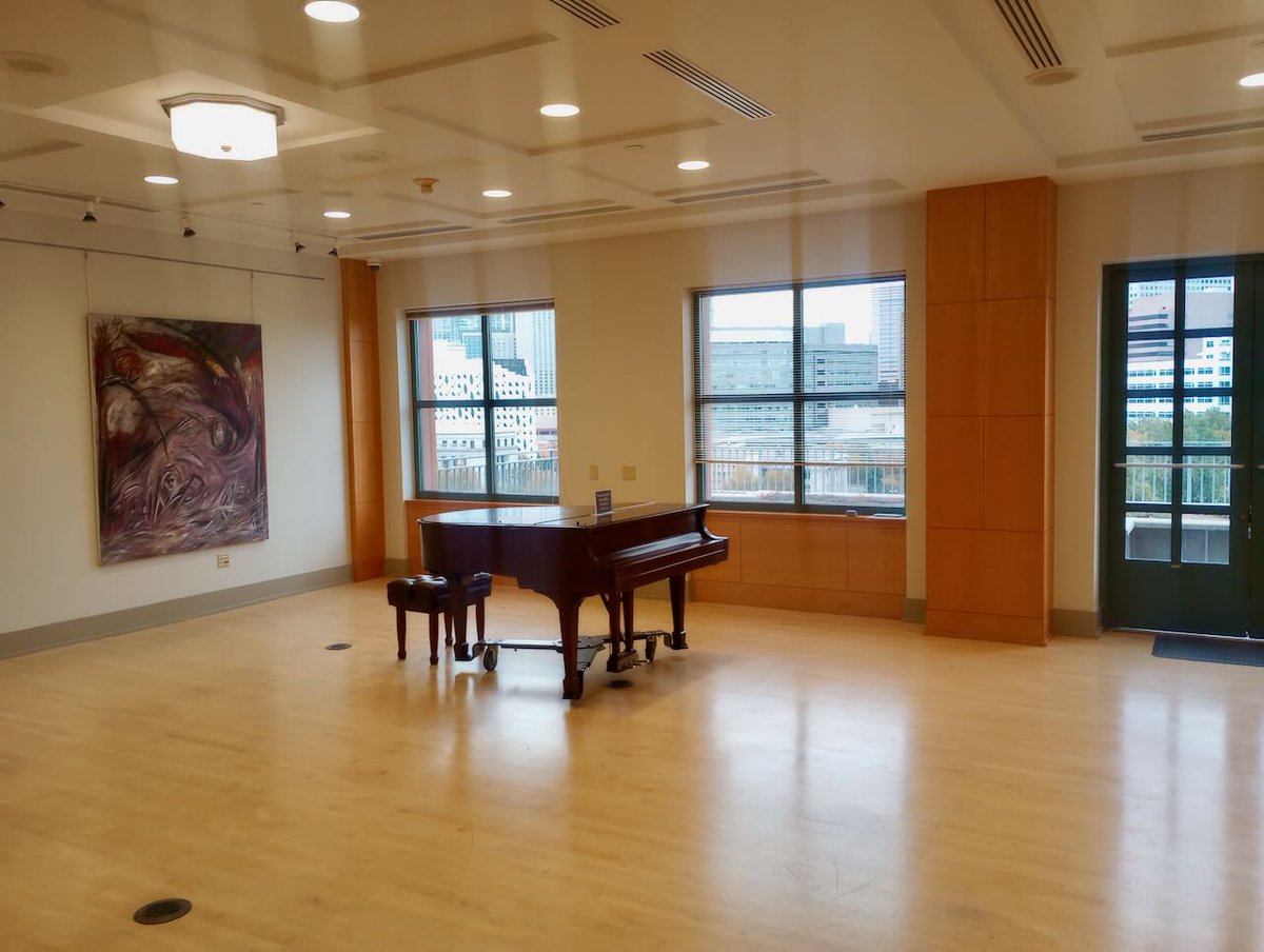 NickyRedl's tweet photo. Denver Central Library reopened today after a long renovation and it's stunning. Six floors accessible to the public, endless work and research areas, a craft room, a music room, art exhibitions, reading spots with great views. #denverpubliclibrary #explorecentral https://t.co/gc3V7FRelG