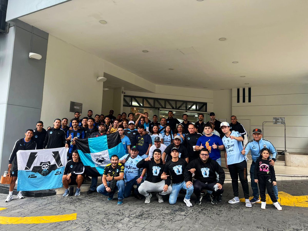 alvaro_delat's tweet photo. Gracias por siempre hacernos sentir en casa, mañana lo daremos todo por ustedes! Que tengan un buen viaje de regreso a casa

🦀 #inquebrantables 🩵 https://t.co/aRqvwYAcAv