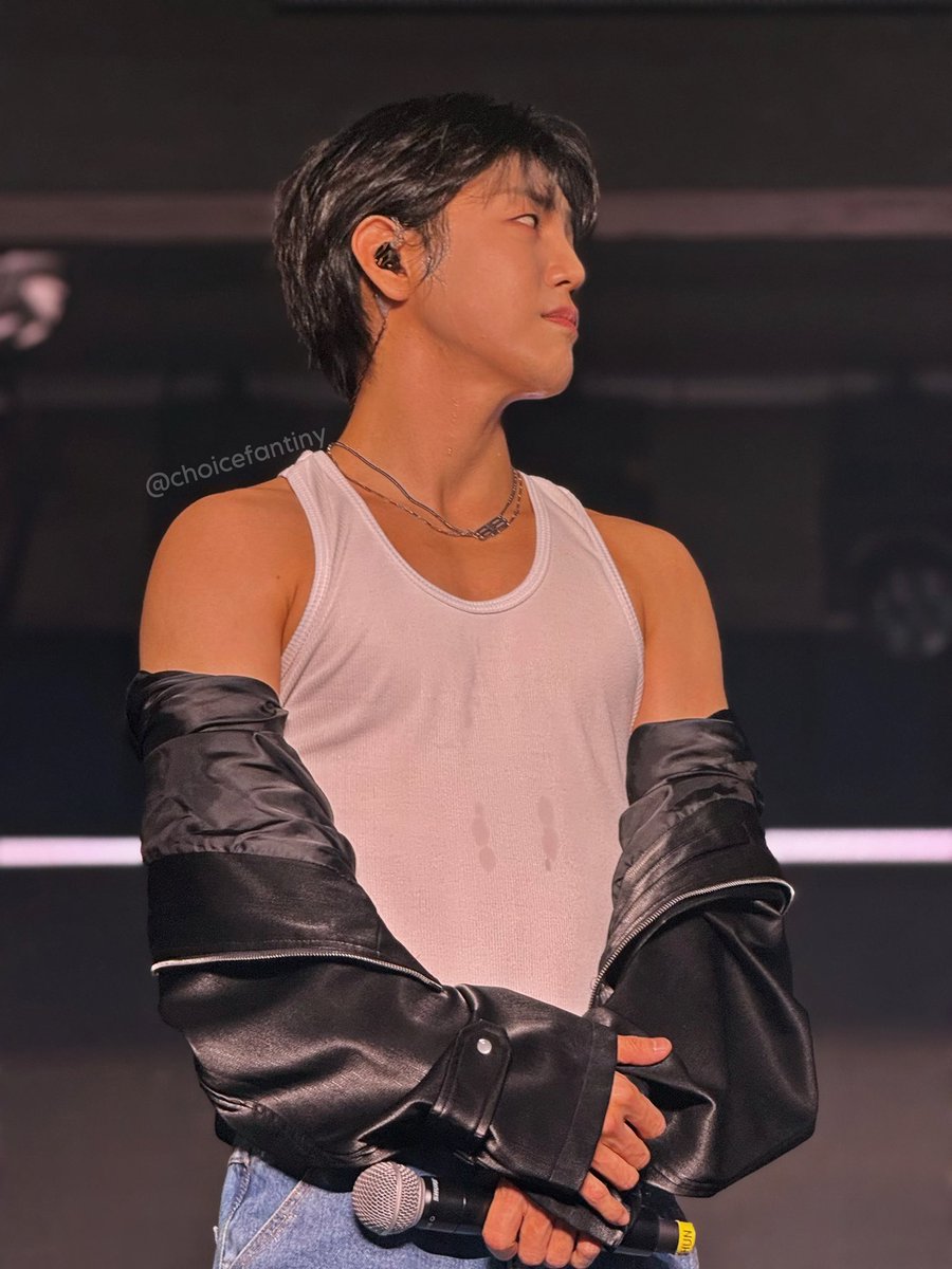 choicefantiny's tweet photo. Donghun just… casually serving face!!

#ACE #에이스
#ACE_LATAM_AND_EUROPE_TOUR
#REWIND_US
#ACEinHELSINKI https://t.co/B87ZiTUdbj