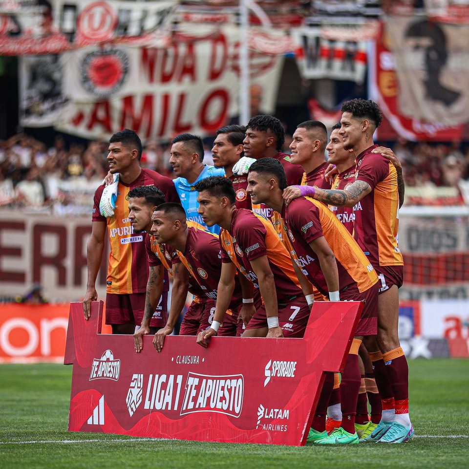 AxelVelazco_07's tweet photo. Aplausos para Los Chankas y Cusco FC.
Aguantaron toda una semana de criticas y prejuicios que trataron de manchar su profesionalismo y su ética deportiva.
Hoy ambos equipos estuvieron a la altura y dieron lucha hasta el final.
Pídanles perdón por sus suposiciones incorrectas. https://t.co/qZk6HYFqwe
