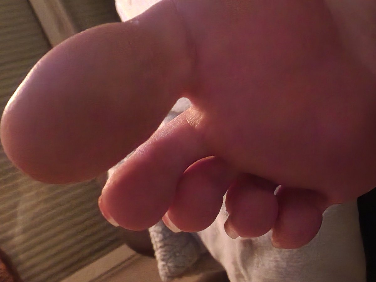 DominatrixHisae's tweet photo. Clean them bitch 🫶

#feetworshi̇p #fetish #feet #slave #dominatrice #toulouse #soumis https://t.co/0HwXa0WqfX