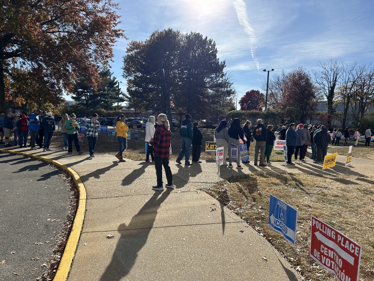 RamoneForDE's tweet photo. Last day of early voting! Lines are long at Hudson Center but that’s not stopping voters! Early voting locations close in 1.5 hours! https://t.co/HeuDOB49QE