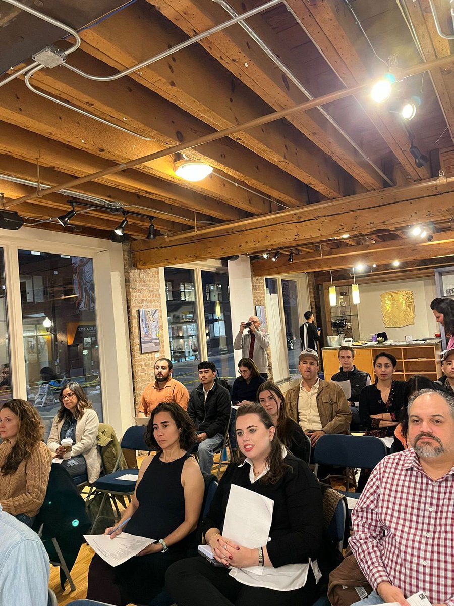 Consulado General de México en Chicago tweet media