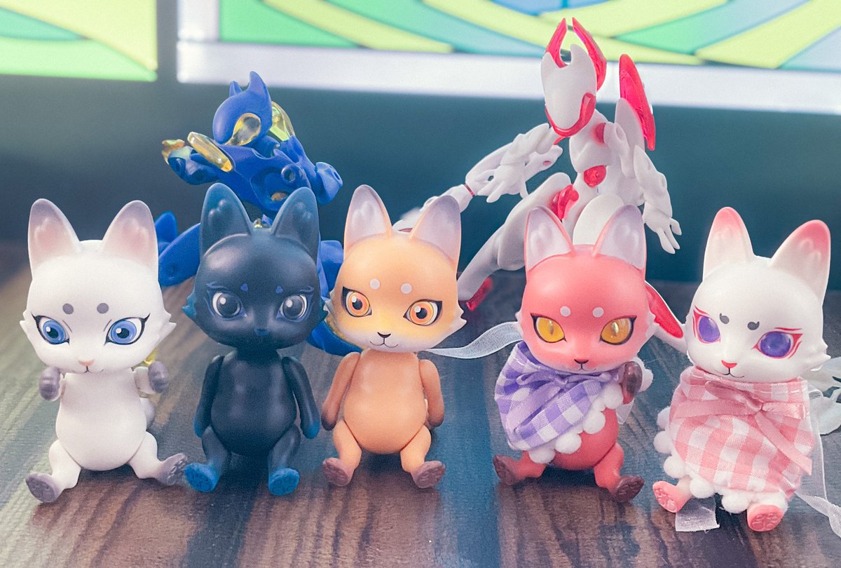 kyoka_naokadoll's tweet photo. ガチャ出身のキツネたち🦊
#FoxVoid
#カプセルドール https://t.co/YnOXQsD4Lu