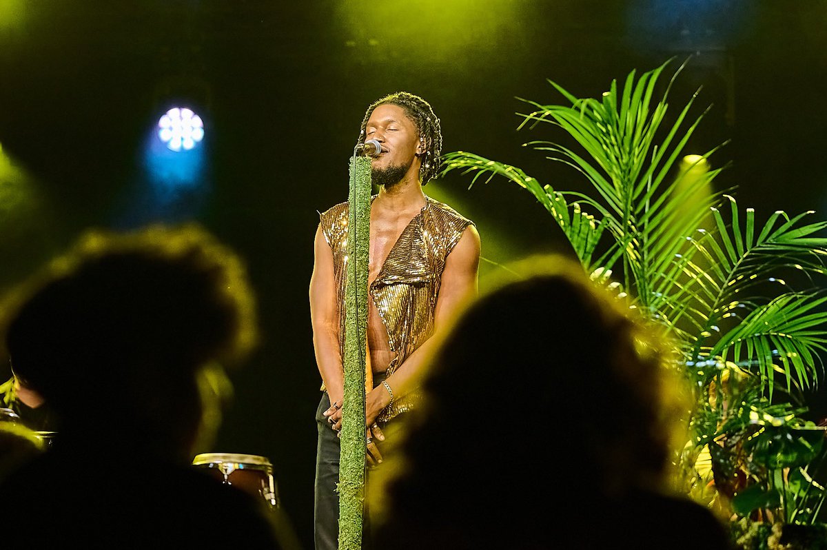 mungowona's tweet photo. Grateful Beyond Words
This whole night was a team effort – a beautiful example of chosen family coming together to make something beautiful.
Much love, and let’s keep building together. ✨ also pre-save the EP AFTERMATH.
#AftermathEP #Mungowona https://t.co/8aBIDh7Bmn