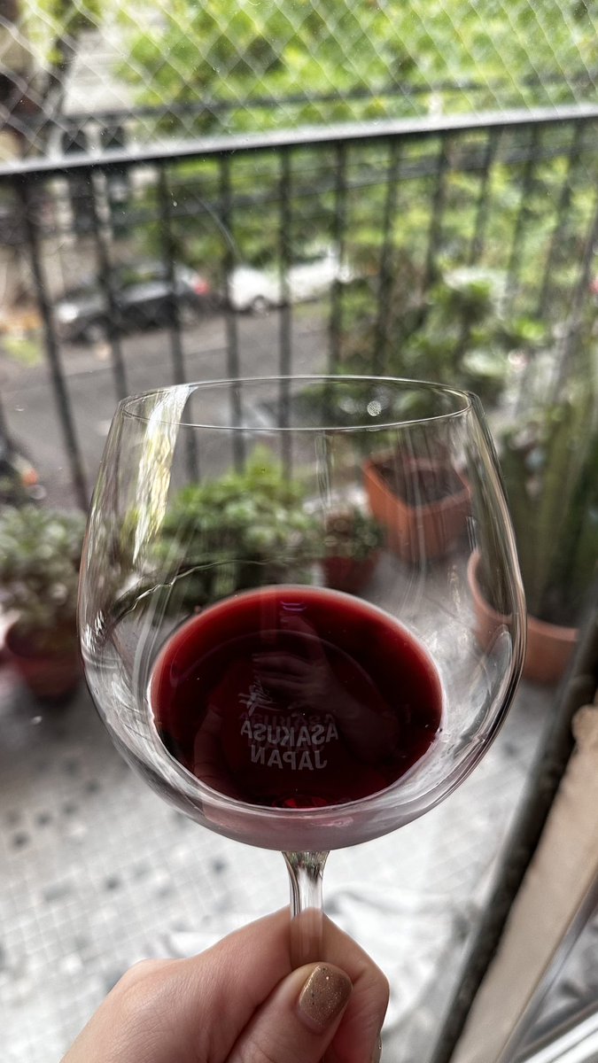 Maqi_g's tweet photo. Domingo y vinito de @traigan_copas con @homerolandia ♥️🍷 https://t.co/7XrkkxaXUh
