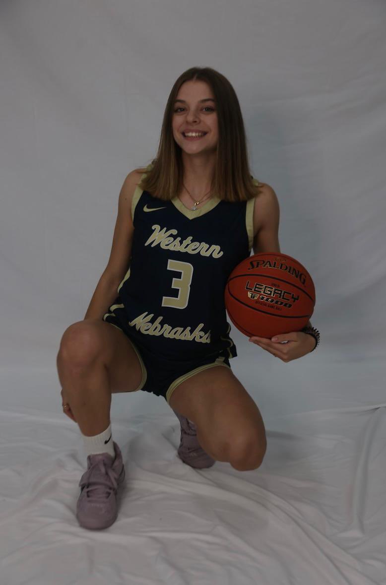 ⛹🏻‍♀️ Lidia Roncero
🎓 Western Nebraska
🏀 JUNIOR COLLEGE / FR.
🎯 13 puntos
💪🏽 11 rebotes
🎁 3 asistencias
🏴‍☠️ 1 robo
⏰ 27 minutos