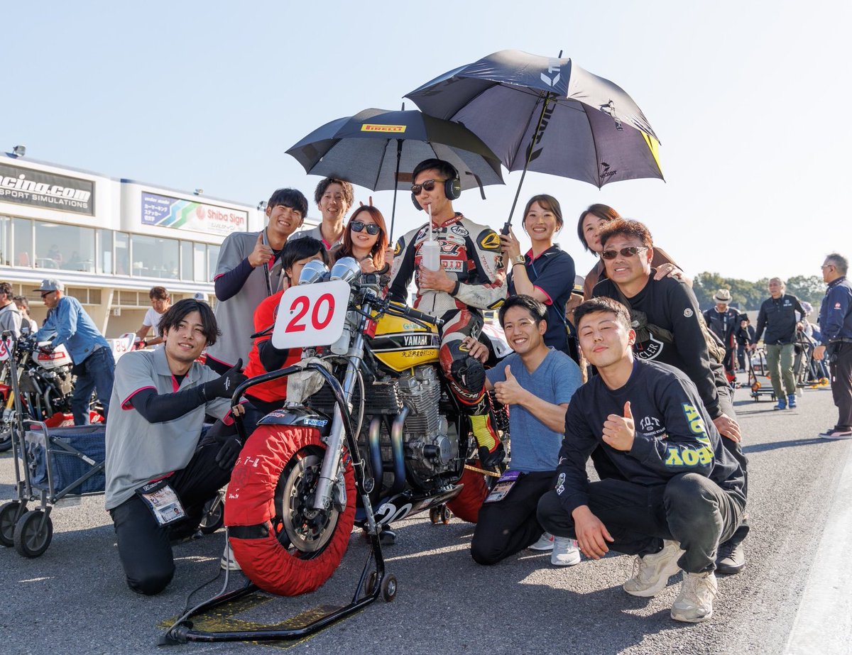 tn_dragon19's tweet photo. 昨日までテイストオブツクバでした😌
#火水金土日の筑波生活
#全日本鈴鹿が遠い昔に感じる
#AUTOBOY #ZRX1200S
#KRTfactory https://t.co/TOWCj3kjmg
