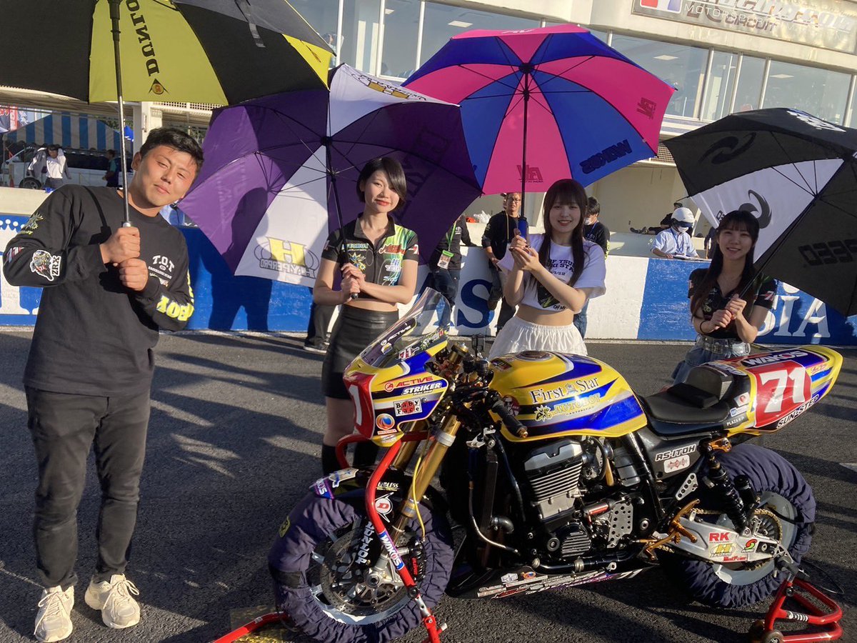 tn_dragon19's tweet photo. 昨日までテイストオブツクバでした😌
#火水金土日の筑波生活
#全日本鈴鹿が遠い昔に感じる
#AUTOBOY #ZRX1200S
#KRTfactory https://t.co/TOWCj3kjmg