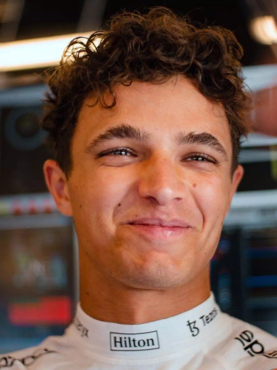 blog_formula1's tweet photo. 🚨 MULTA 🚨

Multa de 5 MIL EUROS para Norris pelo incidente na largada. Ele mantém sua posição na corrida! https://t.co/WIOQCuk1B6