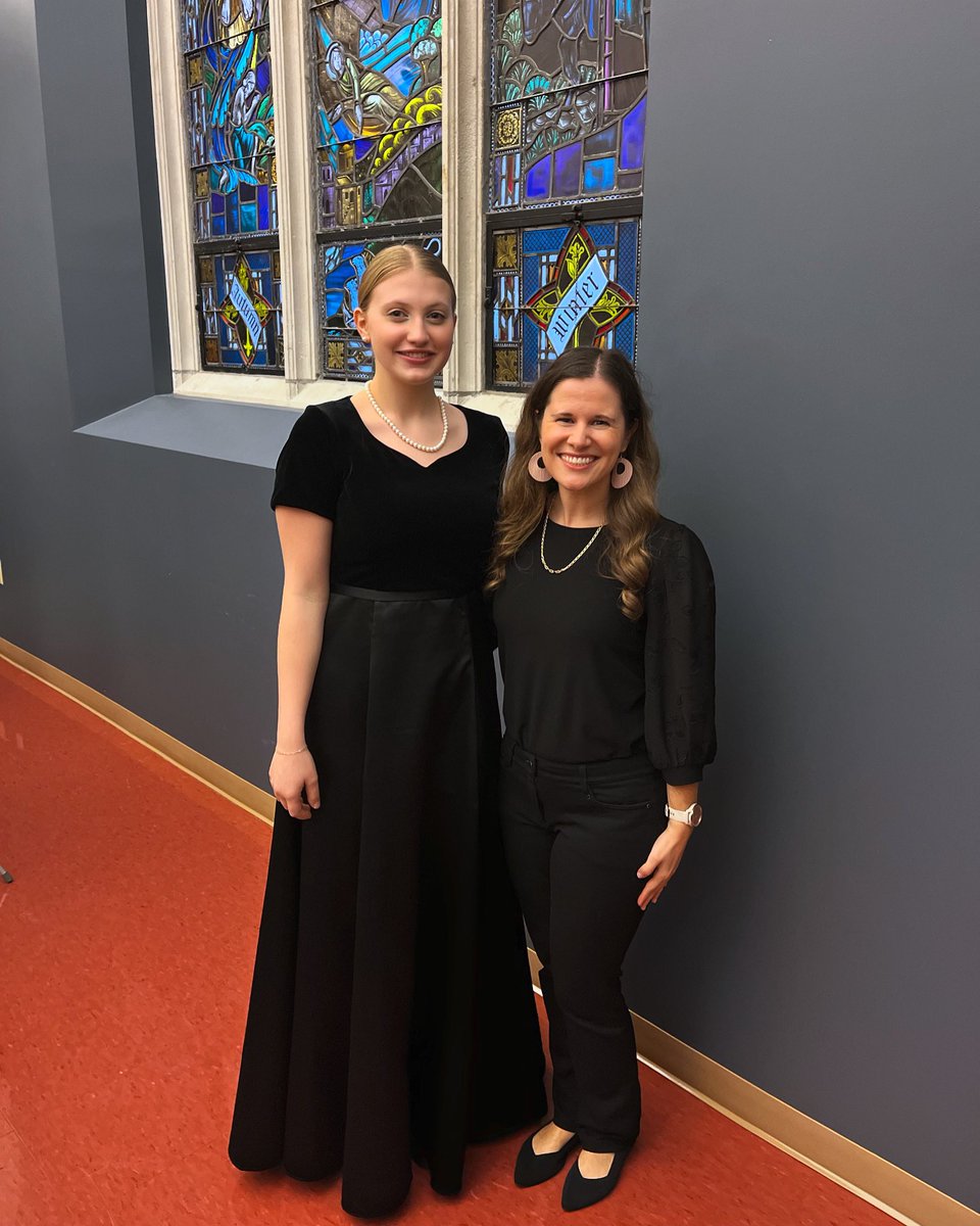 It’s not every day that both director AND student get to sing in the same concert! Mackenzie Huebner is a member of Allegro con Brio choir. Ms. Stevens was in this choir when she was in high school, and now is singing with Vivace, a new group within Allegro! How fun! 🤩 🎶