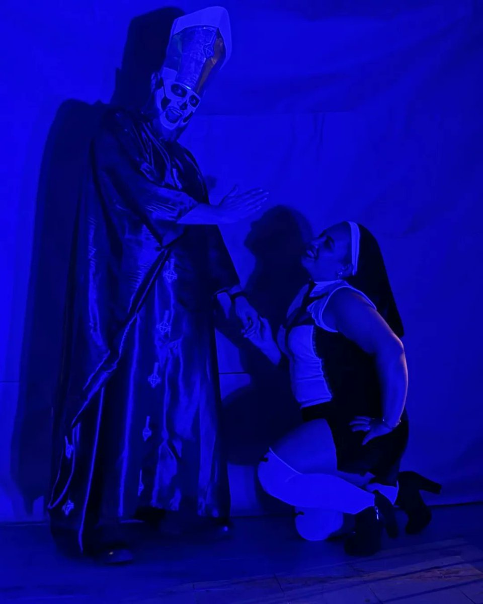 edwardnight's tweet photo. Halloween 🎃 
Fue una noche fuera de lo cotidiano, una noche mágica y fantasmagórica.
Familia, amor y amistad. https://t.co/xKl4Oe6mni
