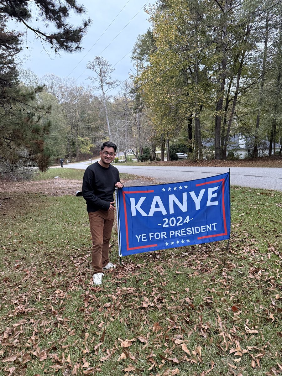 _isalabam's tweet photo. Ye for President 2024. https://t.co/O1SDhWN9oR