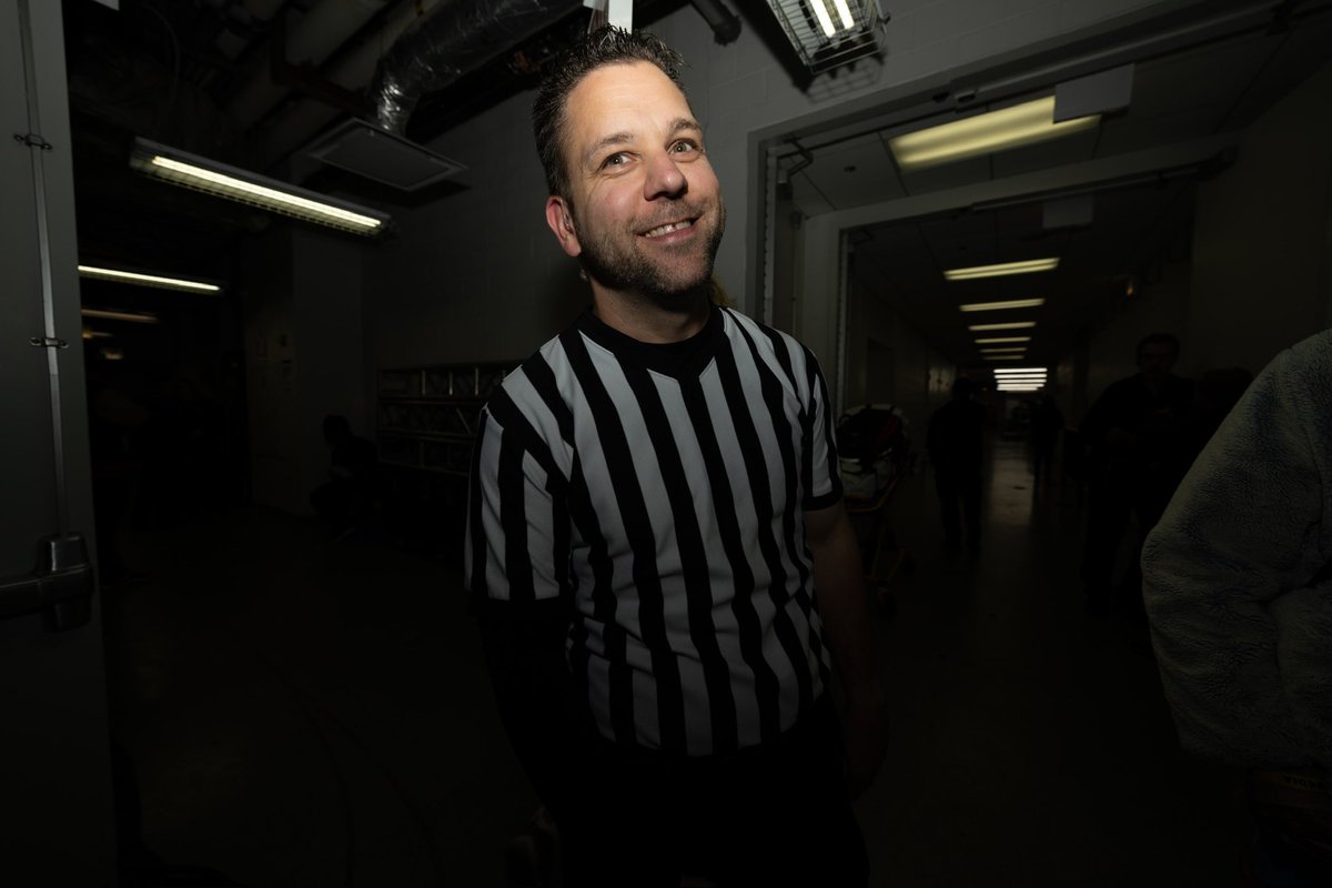 DanielSpencer's tweet image. “Got you smiling” - @Beezzzzy 

BTS 

#heelshaveeyes #4thrope #fourthrope 

📸: @Beezzzzy