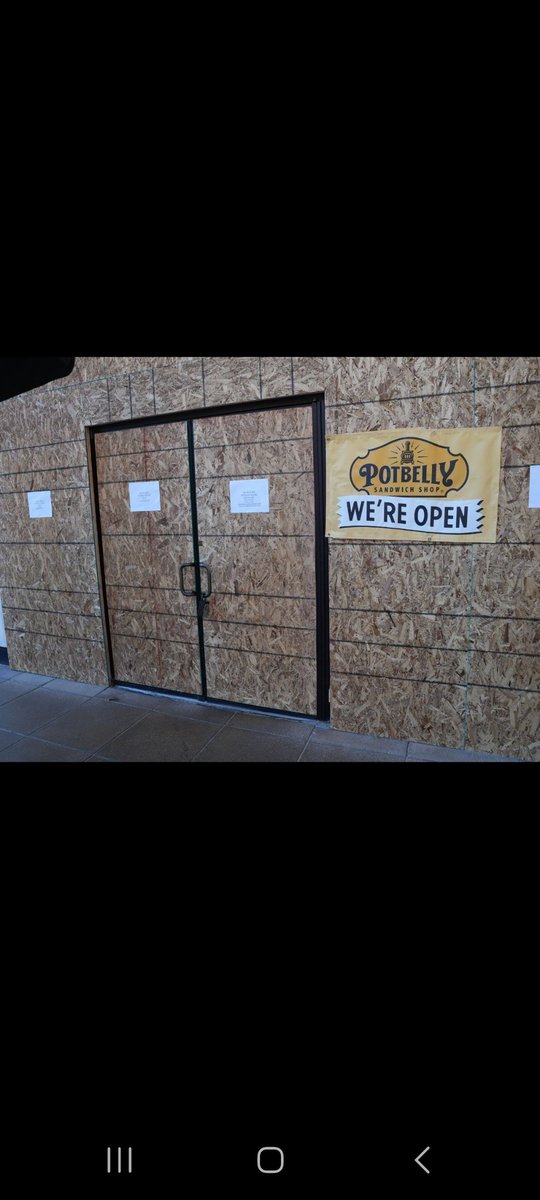 GregMac746744's tweet image. "WE'RE OPEN". Not for long🤔🙄😐
#PanicInDC
#DivideAndControl
#ThisIsNotAboutRVsD