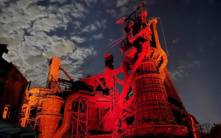 RyanDeto's tweet photo. Carrie Furnace is a former steel facility. It’s been used in films and other entertainment events. Imagery could be very Pittsburgh https://t.co/6SVDSt1Y80