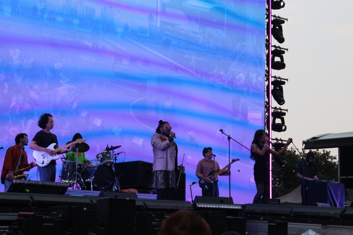 diario24horas's tweet photo. @Leo_vega #MEXCLA | Luisa Almaguer interpretó temas de su reciente material #Weyes, tuvo de invitada a La Bruja de Texcoco, quien da vida a Solange en ' El Secreto del Río'.
https://t.co/10jpzQfmPF
📷: @SaraiCruzS https://t.co/r4MMEZKuOI