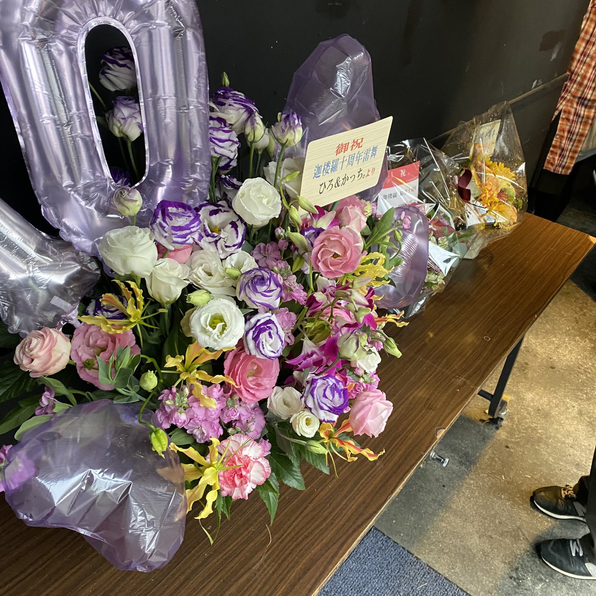 COBHCgaruda_omz's tweet photo. 迦楼羅十周年雷舞、無事に終了致しました🤘
たくさんの皆様に見守らながら最鋼、最幸の気持ちで演奏することができました🤲
応援に来てくれたお客様、配信をご覧の皆様、対バンの皆様、スタッフの皆様、ありがとうございました！

次は1/25（土）北八劇場です⚡️
11年目の迦楼羅も宜しくお願い致します https://t.co/UYzjBEabZq