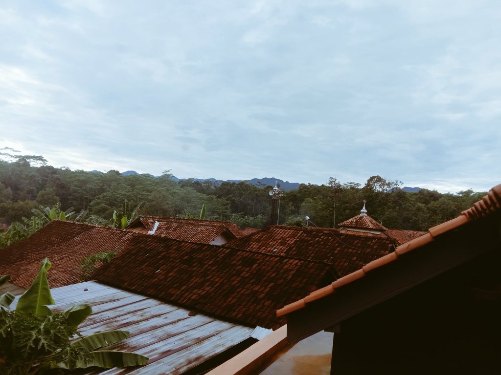 Bahagia bukan soal hidup yang sempurna,melainkan saat bisa menikmati dan mensyukuri atas apa yang telah diterima.

Selamat Pagii , Selamat beraktifitas💪