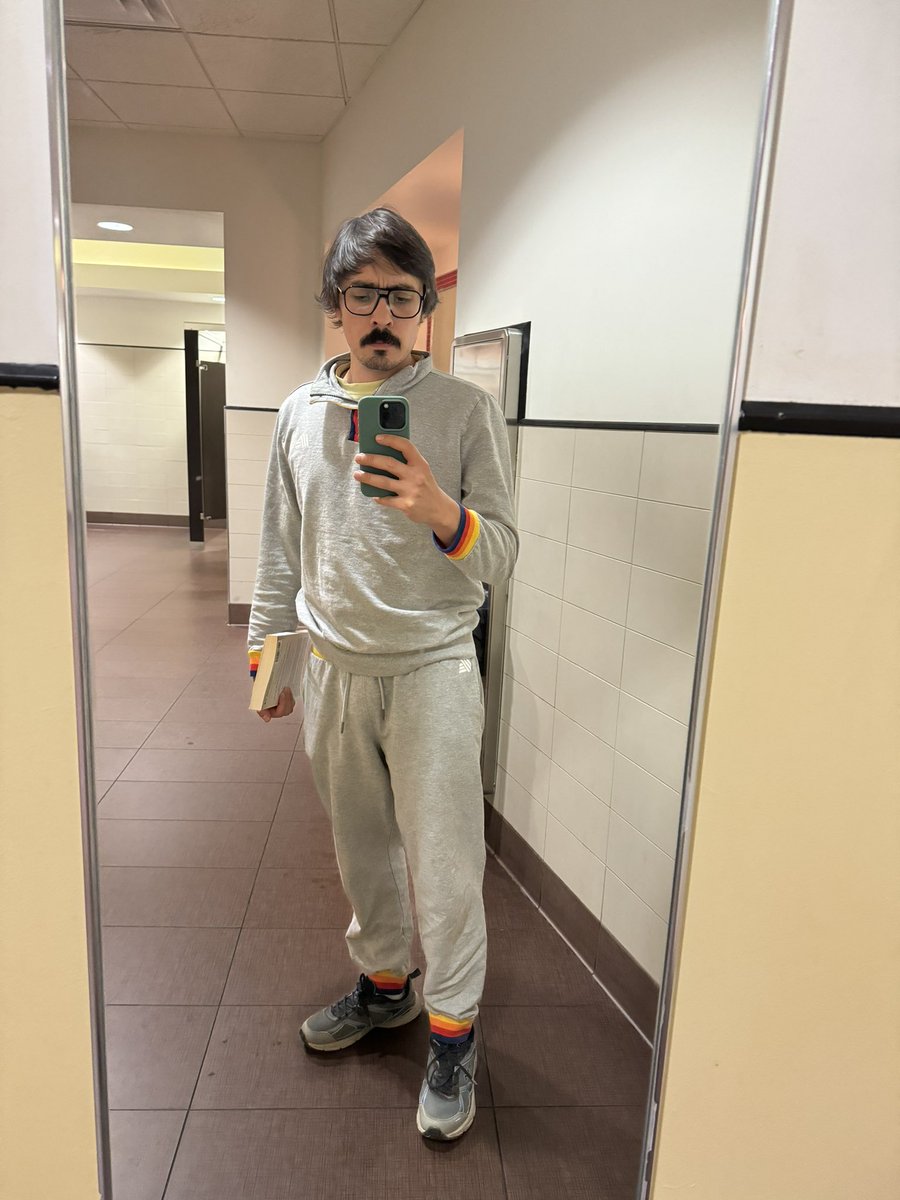 MHBCinema's tweet image. No one has ever looked more like they’re in the middle of a double feature at the AMC in Leawood, KS