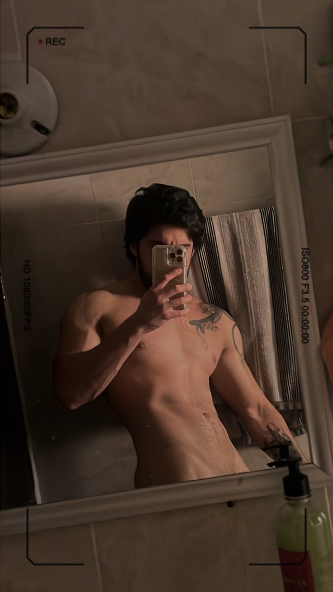 AlanReyna_X's tweet photo. Feeling sexy today https://t.co/JapdEyYchB