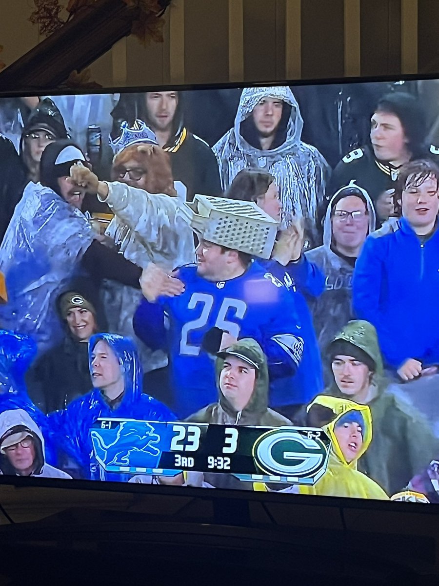 NittySteve's tweet image. Cheese grating. @Lions