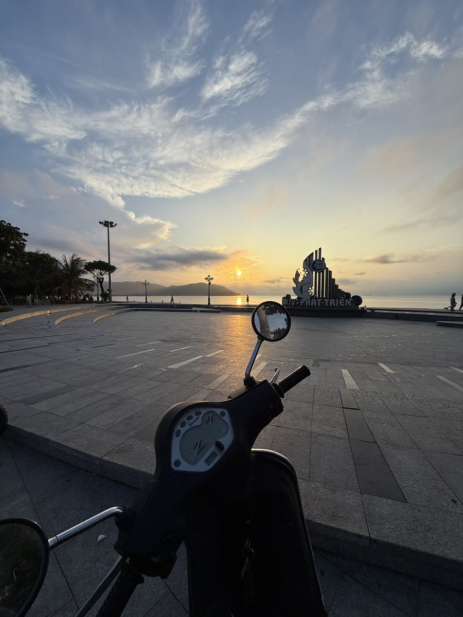 ChowderOfClams's tweet image. Gorgeous Monday morning