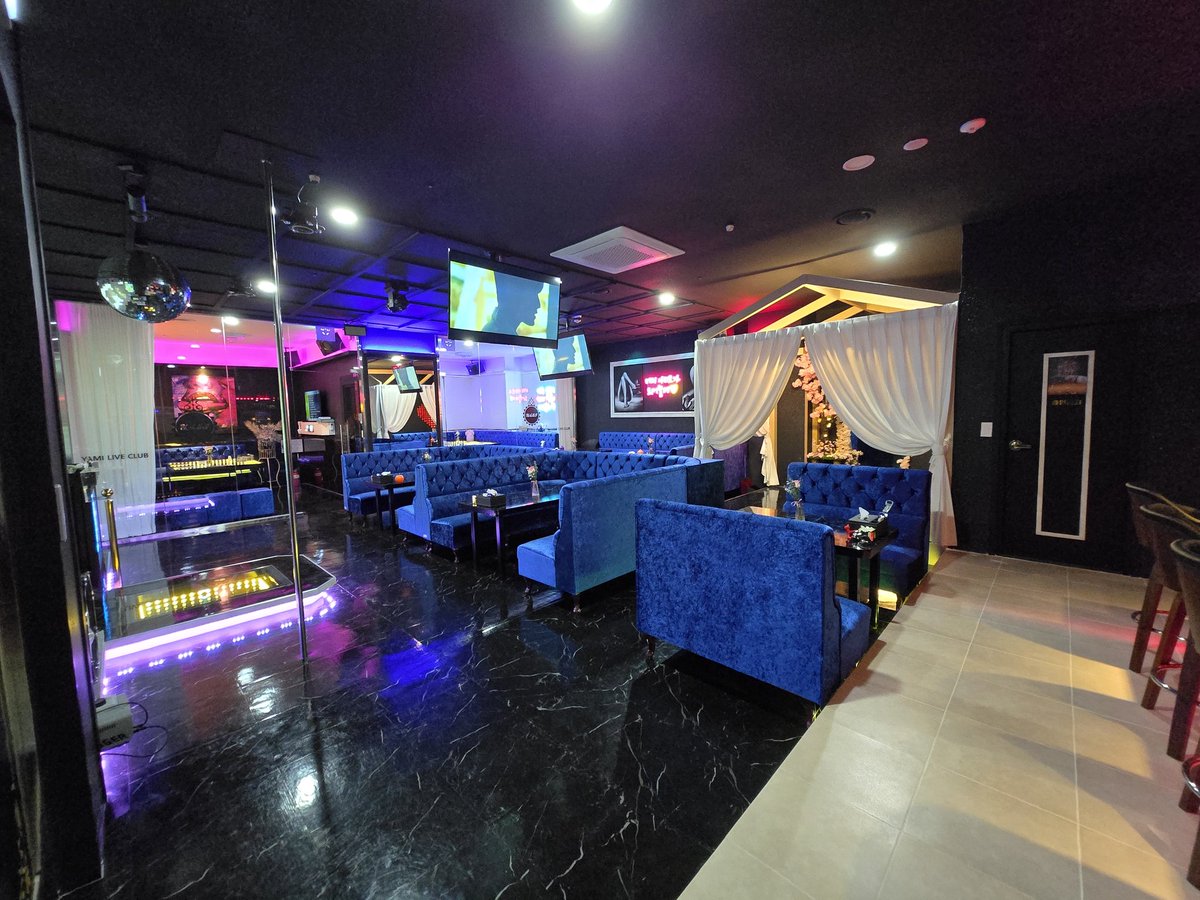 천안 야미라이브클럽에서 같이 일하실 여직원구합니다
근무시간은 pm6시 ~ am2시까지
희망하시는분은 연락주세요.
010-5642-1612