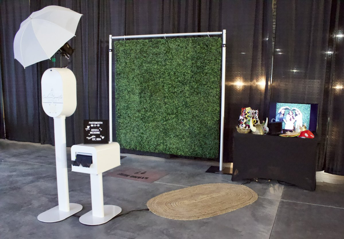 CalicoEvents's tweet image. One thing about us, we love a classy theme! 

#weddings #photobooth #photoboothbackdrop #photoboothrental #weddingrental #weddingdiy #boxwoodbackdrop #photography #weddingphotography