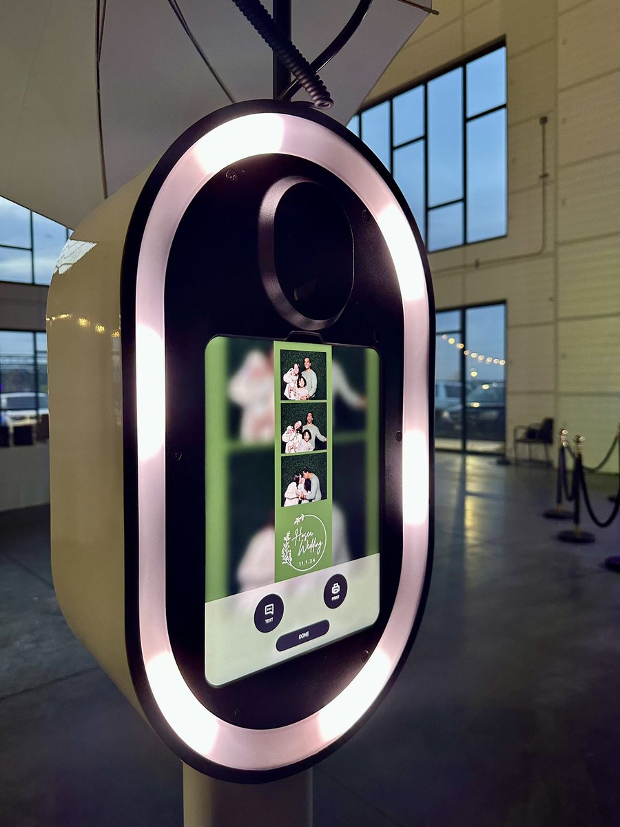 CalicoEvents's tweet image. One thing about us, we love a classy theme! 

#weddings #photobooth #photoboothbackdrop #photoboothrental #weddingrental #weddingdiy #boxwoodbackdrop #photography #weddingphotography