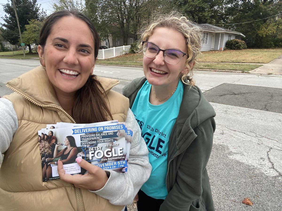 Fogle4MO's tweet photo. Finishing up this campaign with the same girl I started it with.  Feeling very lucky to have always had such strong women leading my campaigns with me. 

Now, let’s end strong! https://t.co/L9s52uRiv6