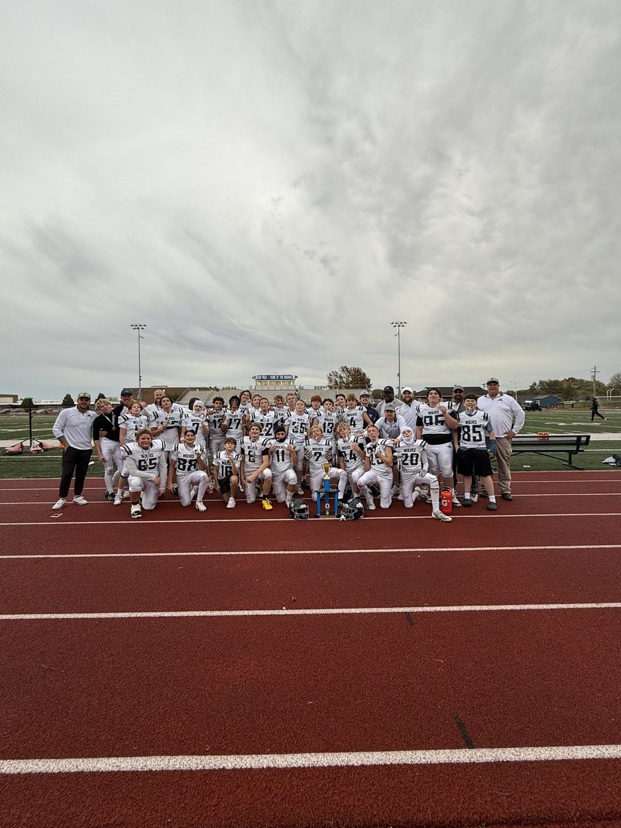 jrgacstcharles's tweet photo. Congratulations to the @TJRWolves for winning 1st place in the JRGAC Commissioners Cup 8th grade division! Also, congratulations to @fhc_jr for their 2nd place finish. Great season! #JRGAC #tacklefootball #football https://t.co/AIIiUVCrgH