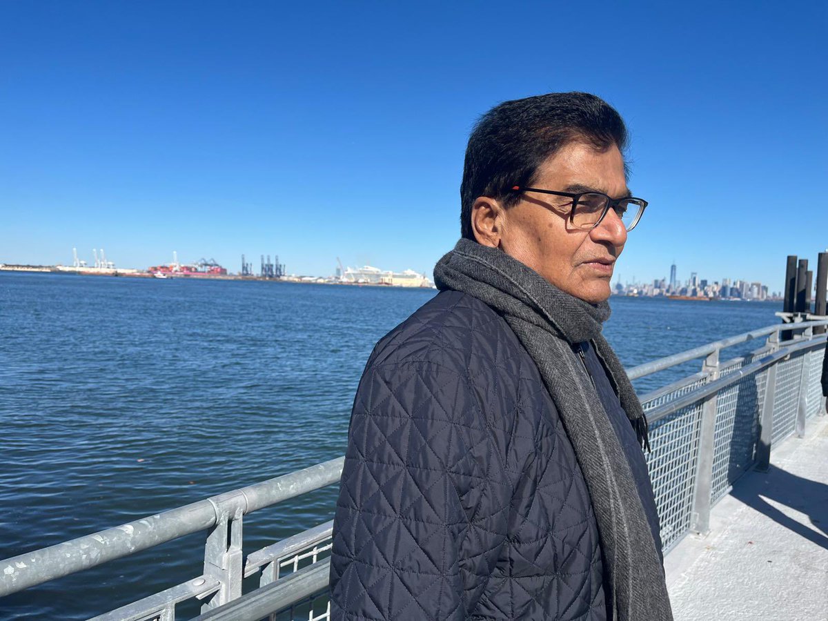 proframgopalya1's tweet image. आज रविवार को न्यू यार्क  में स्टेचू ऑफ़ लिबर्टी पर!