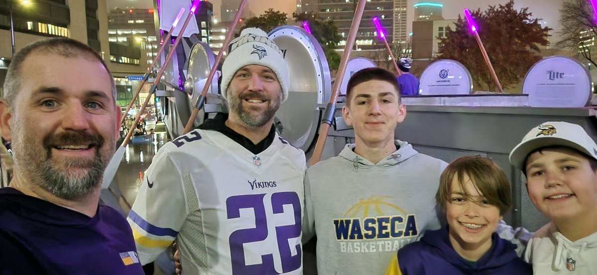 Bob Jeske (@bob_jeske) on Twitter photo Skol <a href="/vikings/">Minnesota Vikings</a>! Phenomenal atmosphere <a href="/usbankstadium/">U.S. Bank Stadium</a> for <a href="/SNFonNBC/">Sunday Night Football on NBC</a>! Skol <a href="/vikings/">Minnesota Vikings</a>! Phenomenal atmosphere <a href="/usbankstadium/">U.S. Bank Stadium</a> for <a href="/SNFonNBC/">Sunday Night Football on NBC</a>!