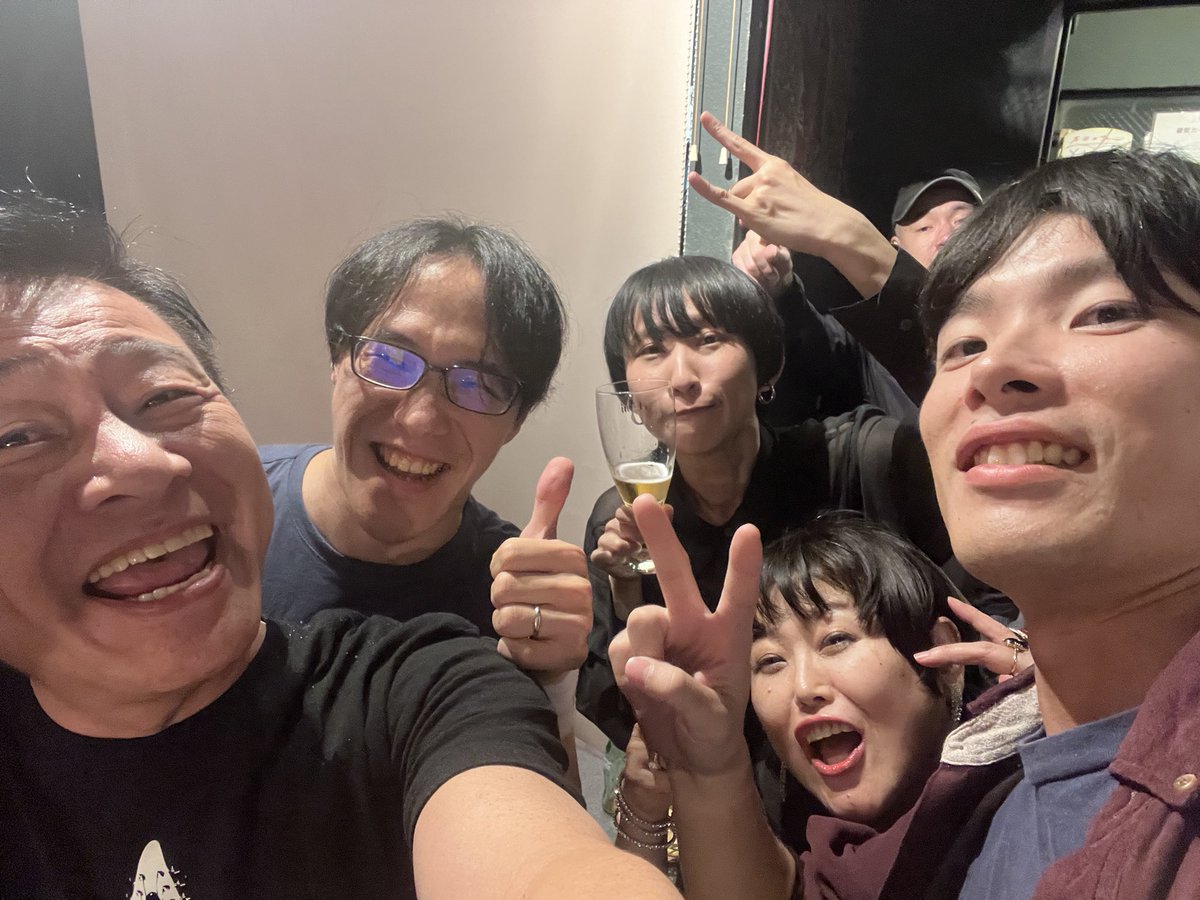 nometalnolife's tweet photo. 【★diva 35th Anniversary Live Party★】
11/3 大阪ミナミはDOORS in HEAVENにて

ホント皆さん凄すぎー
皆さんの勝利でした🏆
Billyさんはじめ、開催まで多くの時間にご尽力された
皆様にも感謝‼️

@SingingBardiva https://t.co/fKdnQOckV3