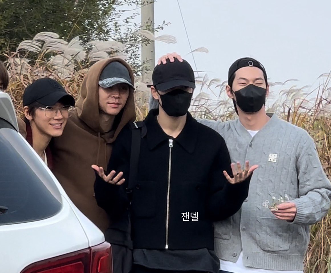 แก แบบ แก เตนล์ไปส่งแจฮยอนจริงๆด้วยอะ ทั้งๆที่เพิ่งลงเครื่องเลย ㅠㅠ แก คนพิเศษของกันและกันจริงๆๆๆๆอะ