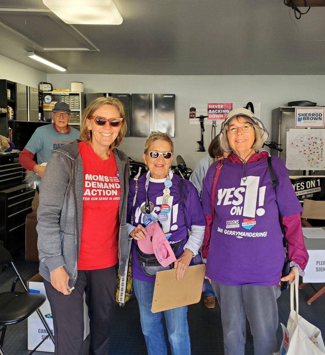 TalentedMuskOx's tweet photo. @MomsDemand knocking doors in Westerville for #GunSenseCandidates like @BerylBrownPic
@SherrodBrown 
@Liston4Ohio 
#YesOnIssue1 
@KamalaHarris 
#MomsAreEverywhere https://t.co/vIWMoD7wPh