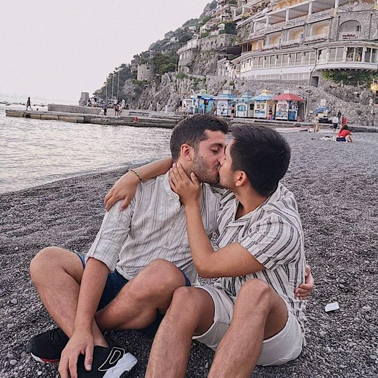 DiverCityMx's tweet photo. ¿Te animas a ser mi compañero de viaje y descubrir los secretos que el mundo tiene para ofrecer? 🌍💑 #Compañeros #GayAdventure
Travel away!  ✈️🚉🚢 

#ChicosEnLaRed #Travel #GayFriendly 
#gaytravel #viajesgay #turismogay #vacacionesgay #lgbttravel
#viajeslgbt https://t.co/dPSPeRyLMX