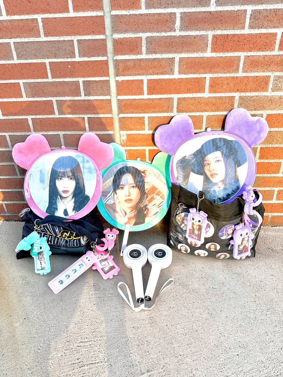 Massa_414's tweet photo. 1年越しのMISAMOリベンジ！
楽しすぎて、幸せでした😭
やっぱりMISAMO3人の絡みって唯一無二すぎて見てるだけで幸せ！
最高の時間をありがとう！
会場行くたび思うけど、once友達欲しい…
羨ましいな〜ってなった笑

#MISAMO 
#MISAMO_HAUTECOUTURE https://t.co/W9ncsRrj11