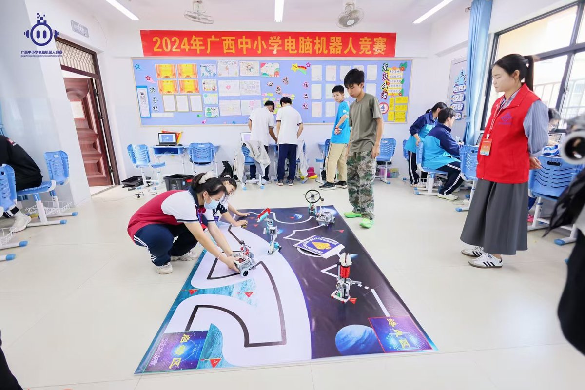 zmrobot's tweet photo. Great experience for children
β-ZMROBO super AI in Guangxi!
#education #coding #ZMROBO #robotics #WiseKit #AI #deeplearning #k12education #k12schools #pythonprogramming #STEM #build #play #create #kids #solutions #student #competition #robotics #training #children #WRC #super https://t.co/cK4q8EB7v8