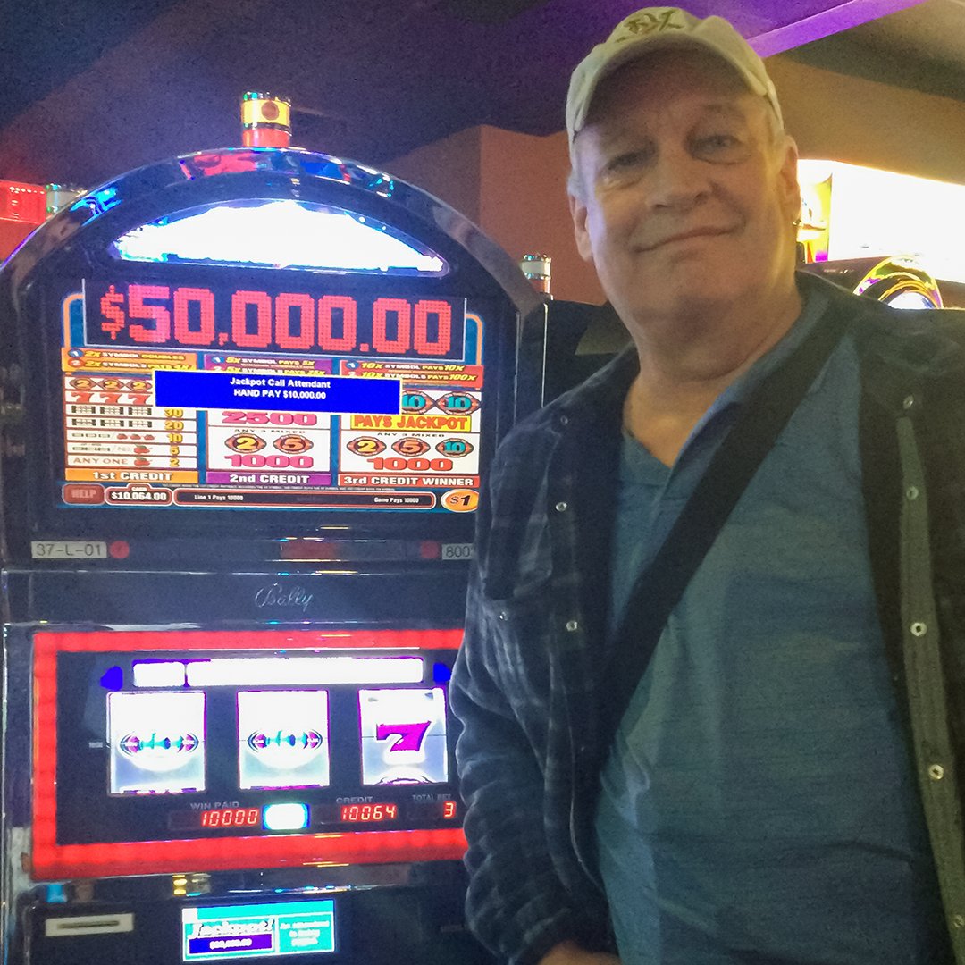 MohawkCasino's tweet image. 🤑 Congratulations to Nelson for an amazing $10,000 win on the Quick Hit Bonus Times slot game! What a fantastic way to hit it big! bit.ly/3YlMGKZ #mohawkcasino #quickhit #casino #hotel #localcasino #topcasinony #stayandplay #callattendant #handpay